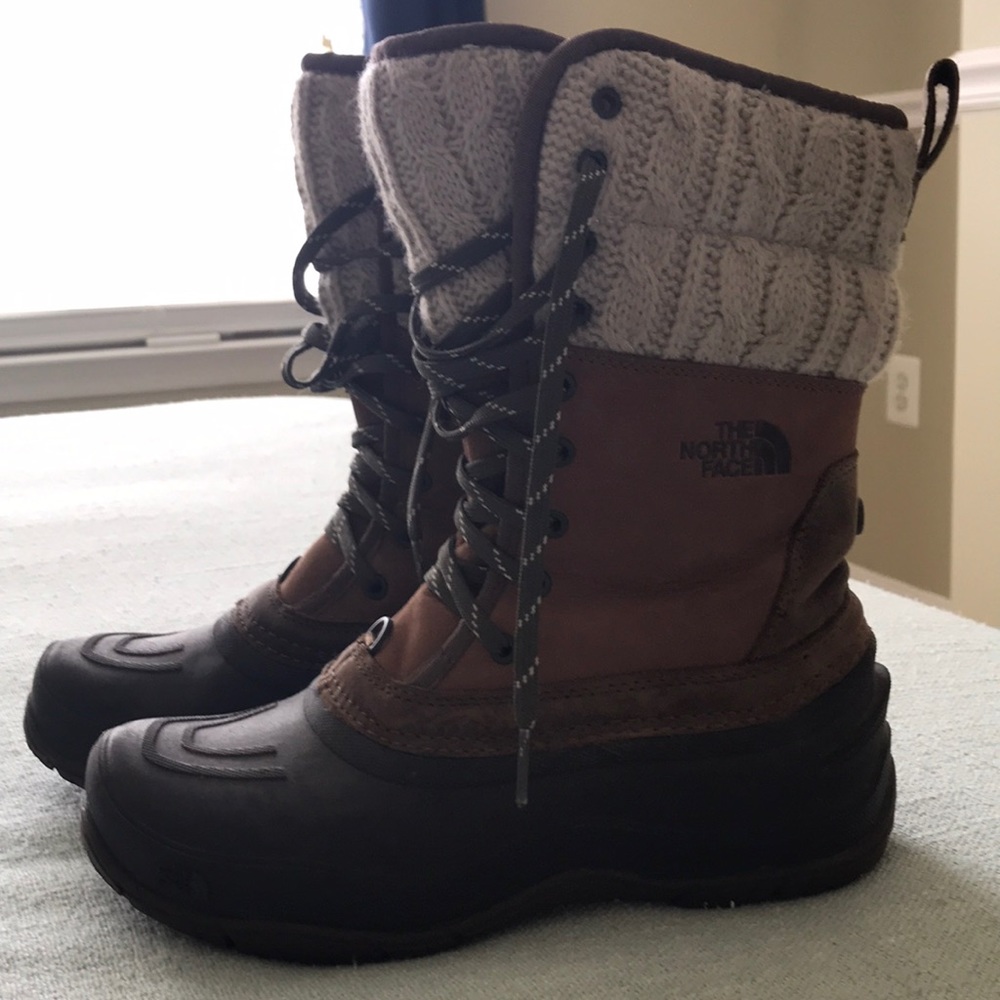 The north face snow boots size 7
